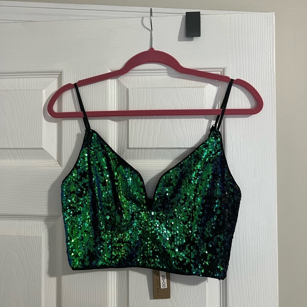 Small Do+Be crop top. Is a set that goes with skirt. New with tags.